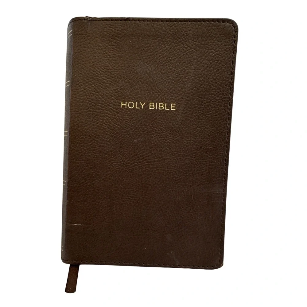 Holy Bible In KJV Reference Bible Compact Large Print Thomas Nelson C. 2018‎